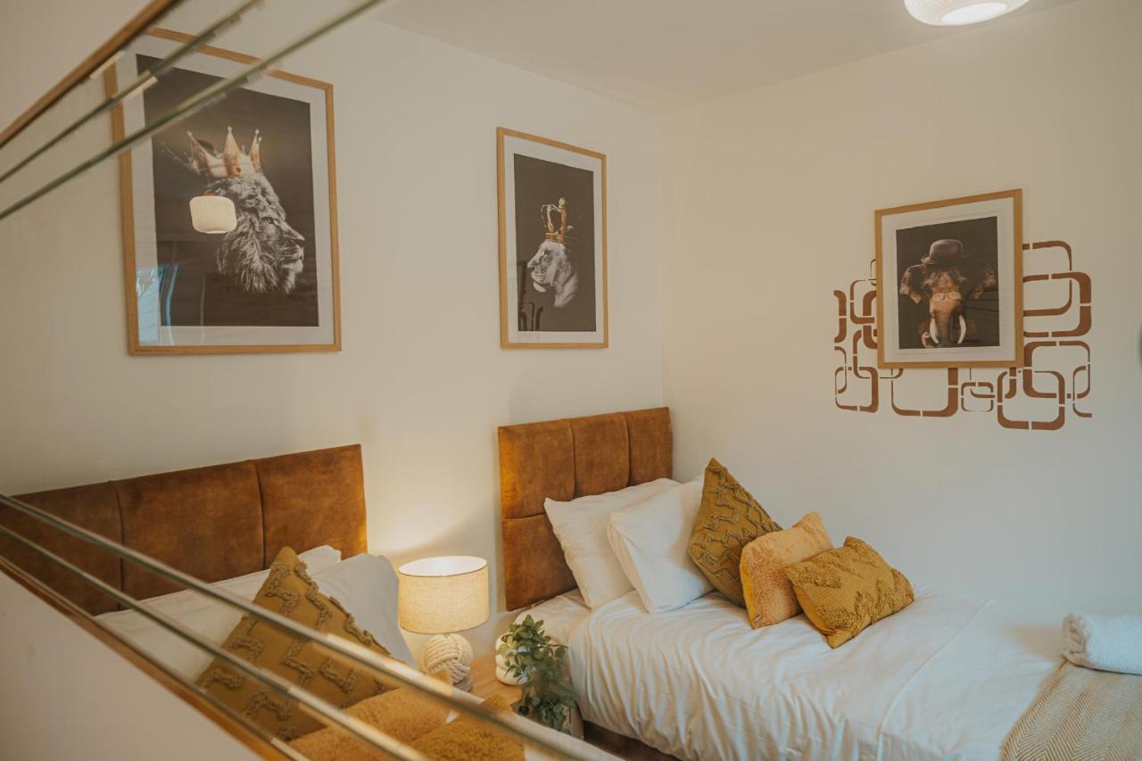 Cotswolds- Homely 2 Bed House With Garden, Wifi - Esho Stays Cirencester Esterno foto