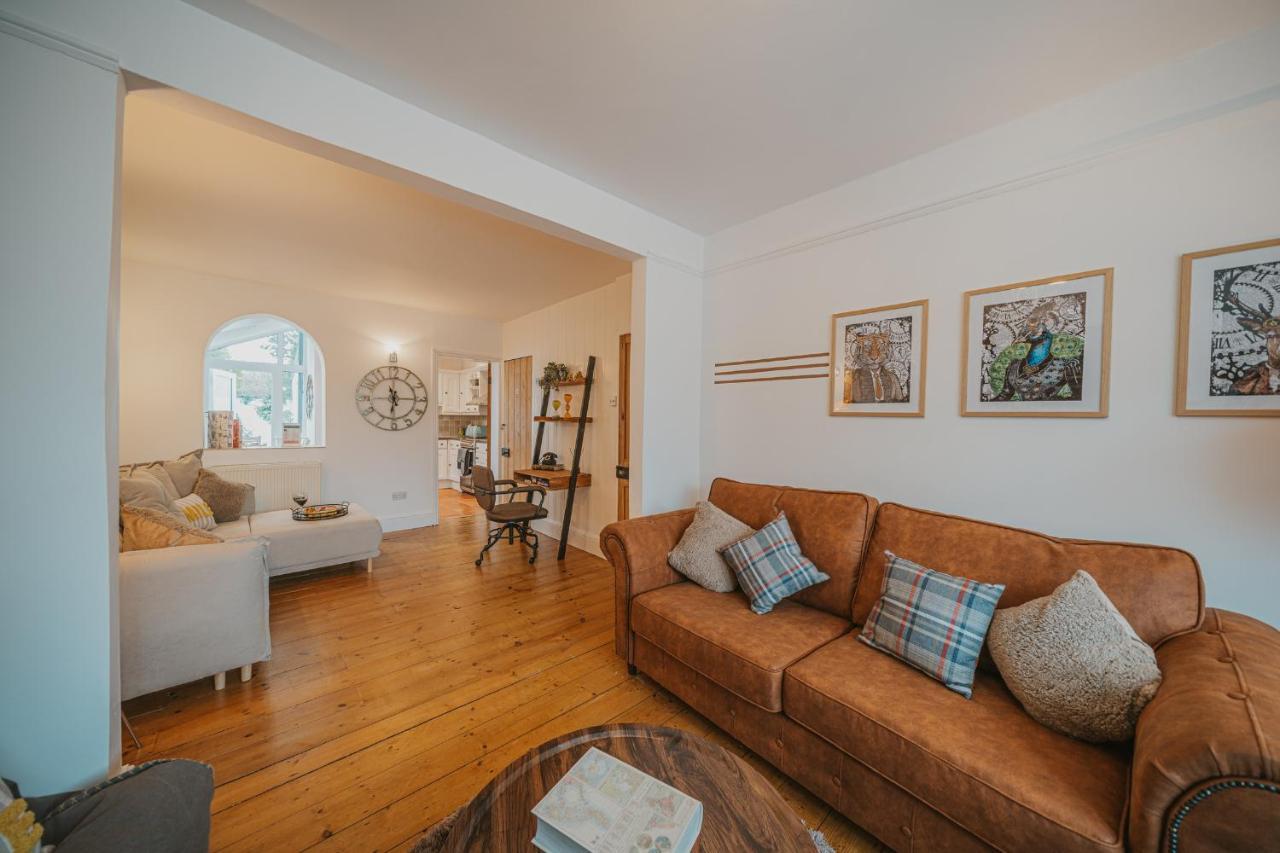 Cotswolds- Homely 2 Bed House With Garden, Wifi - Esho Stays Cirencester Esterno foto