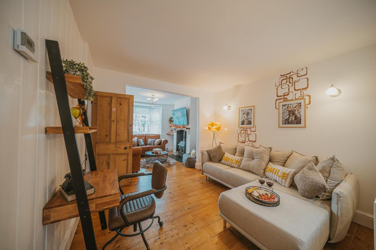 Cotswolds- Homely 2 Bed House With Garden, Wifi - Esho Stays Cirencester Esterno foto
